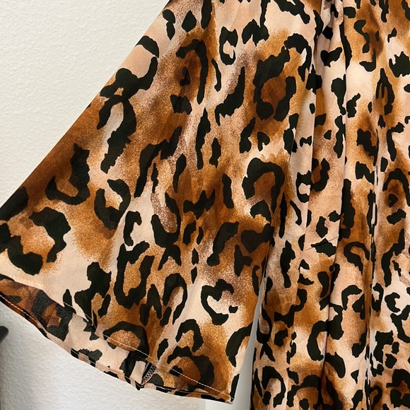 BuddyLove cheetah print bell sleeve dress - Picture 2 of 3